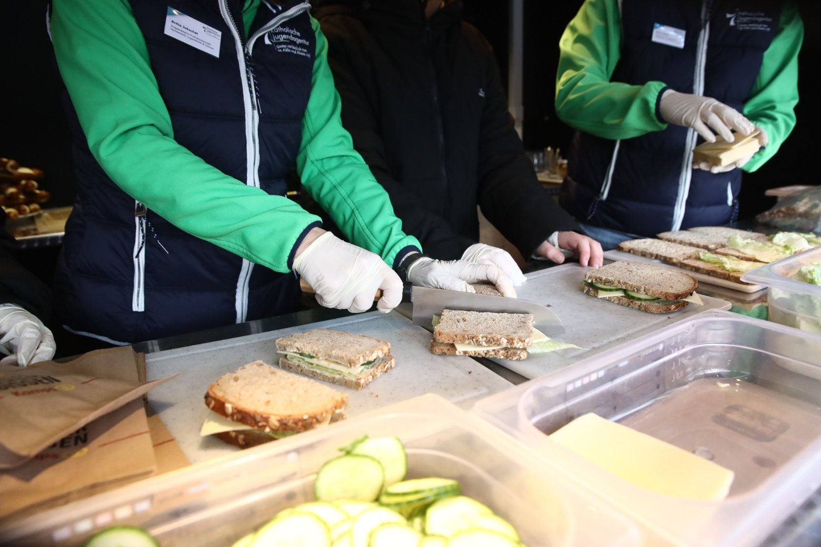 2025-02-11-KJA-Koeln-Pressegespraech-Fruehstueck-fuer-Paenz-benoetigt-Spenden_04.jpg_674156992