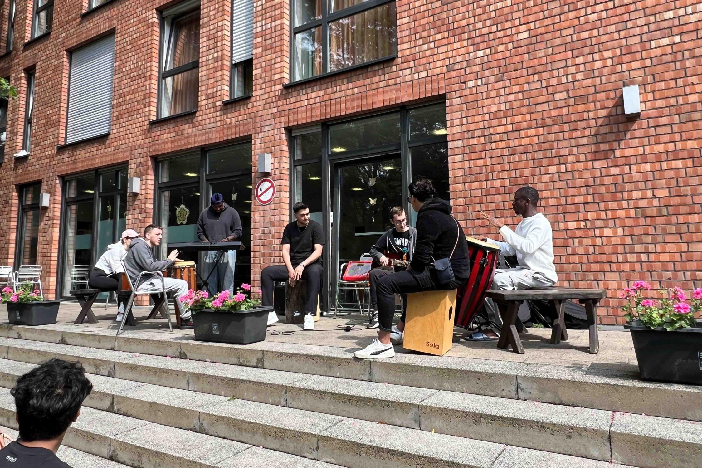 KJA Köln - Jugendwohnen_JW Gereon MusikVan2