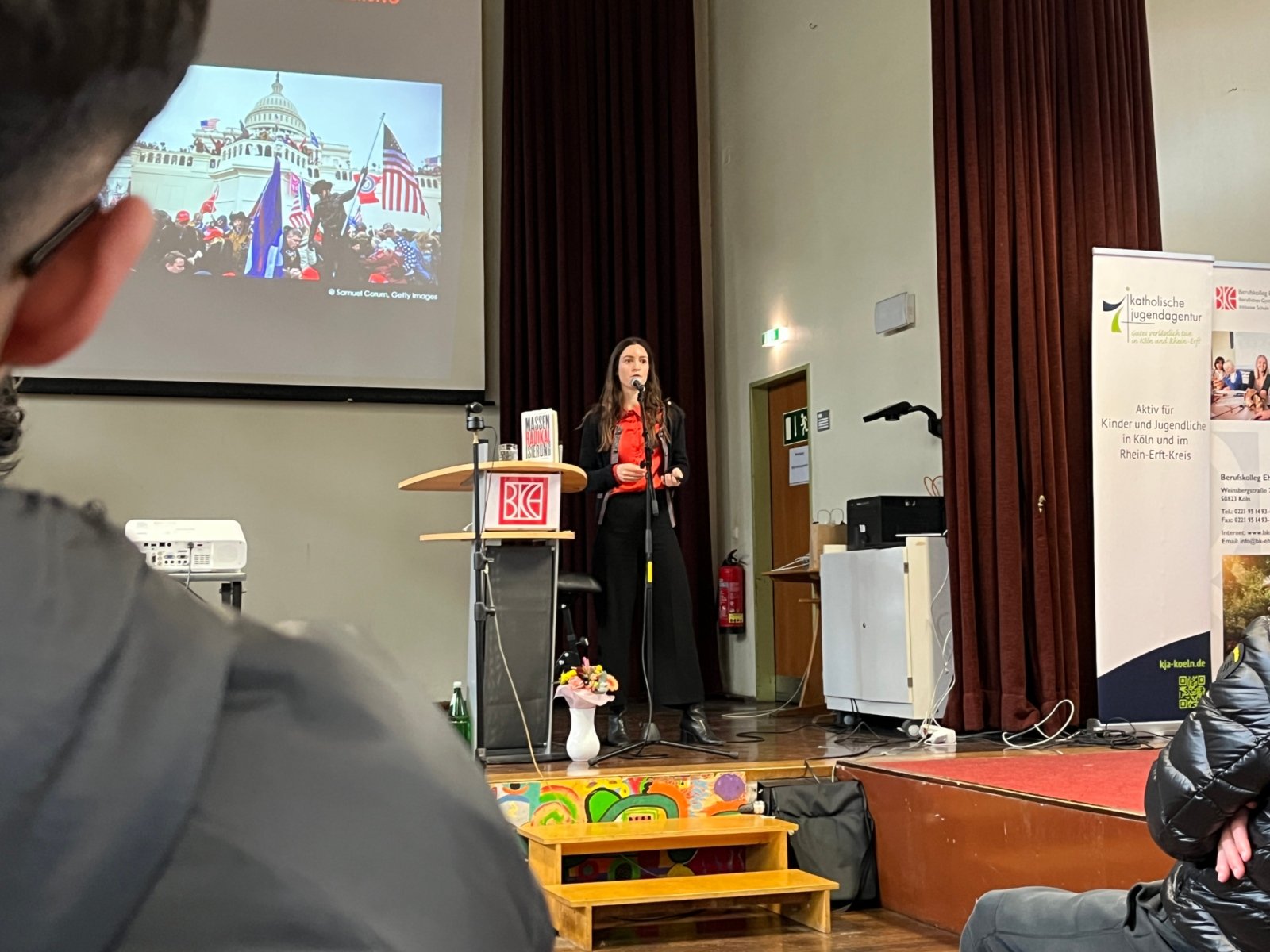 2025-11-03-KJA-Koeln-Respect-Coaches-BKE-Julia-Ebner-Vortrag.JPG_729537598