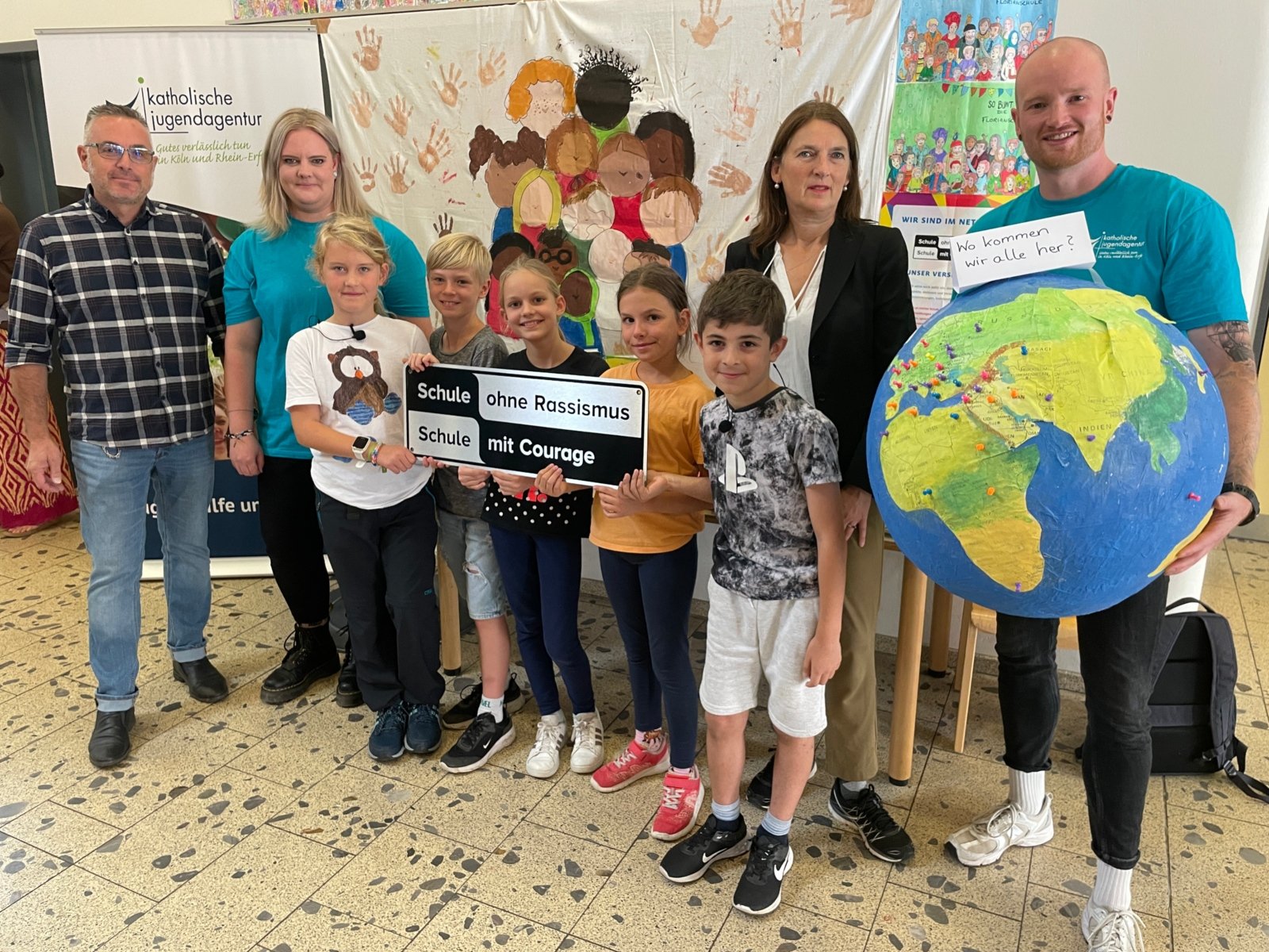 2023 - kompakt - JHS_Florianschule_ohne_Rassismus.JPG_729537598 (c) KJA Köln 2023 - kompakt - JHS_Florianschule_ohne_Rassismus.JPG_729537598