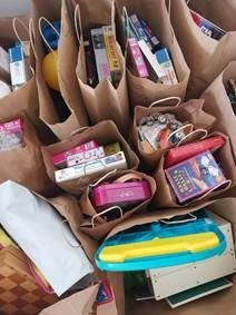 kja-koeln.de | Geschenke Flüchtlingsunterkunft Herkulesstr