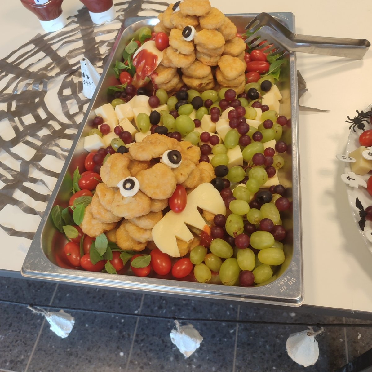 OGS_Halloween Buffet (c) KJA Köln